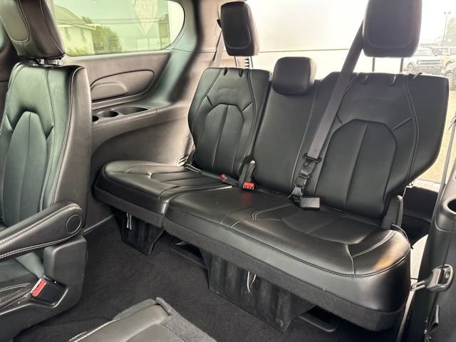 Used 2025 Chrysler Pacifica Select FWD image 42