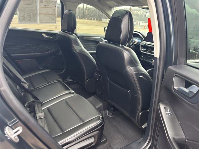 Certified 2022 Ford Escape Titanium w/ Class II Trailer Tow Package image 19