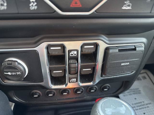 Used 2022 Jeep Wrangler Unlimited Sport AWD/4WD image 17