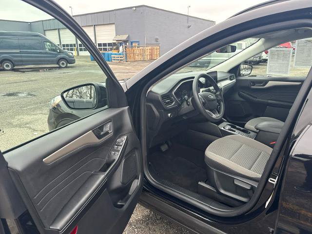 Certified 2022 Ford Escape SE w/ SE Sport Appearance Package AWD/4WD image 6