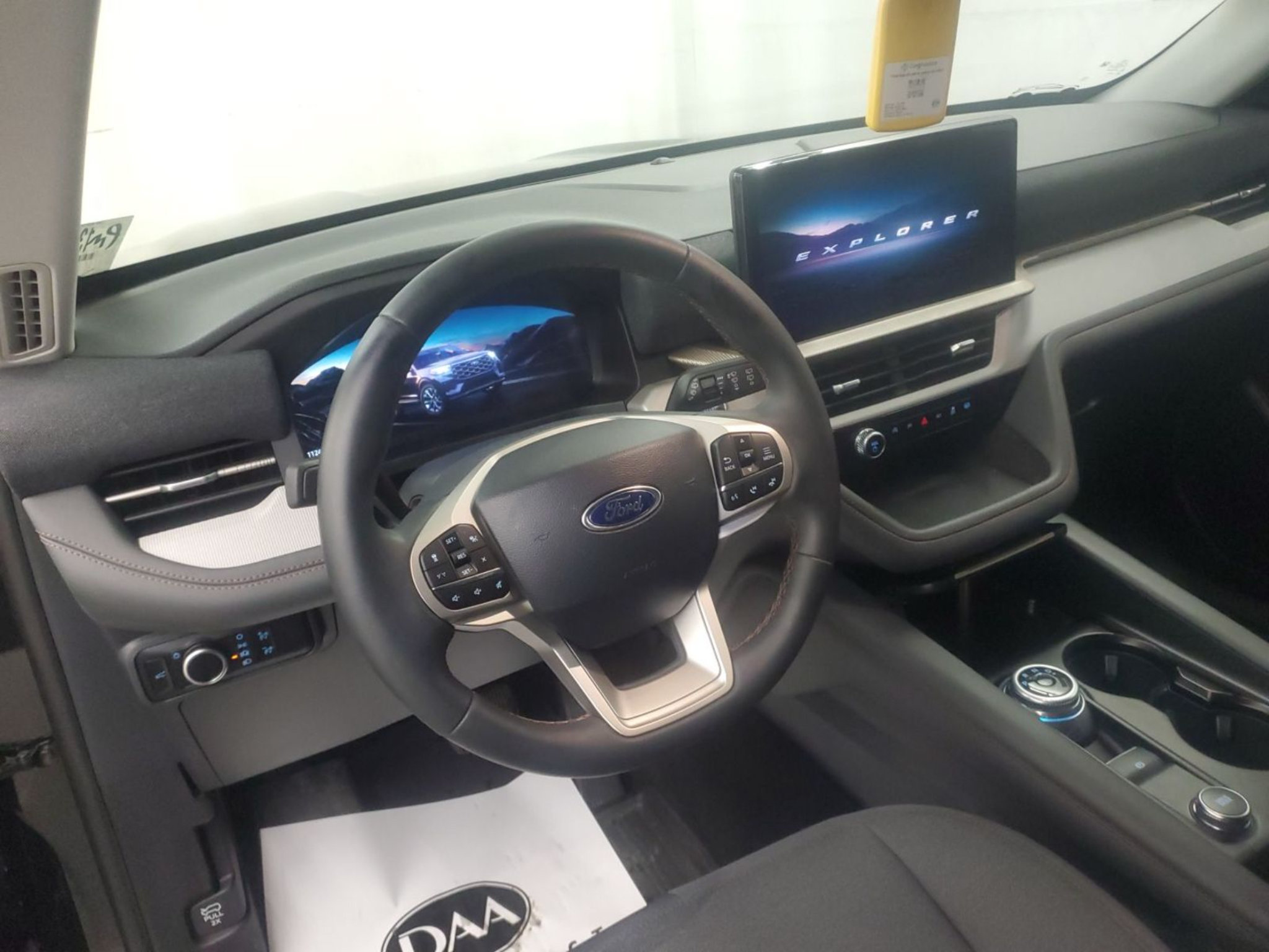 Certified 2025 Ford Explorer Active AWD/4WD image 8