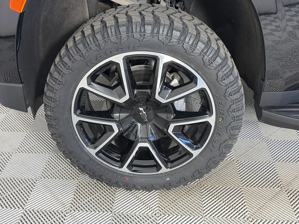 Used 2021 Chevrolet Suburban RST w/ Rear Media and Nav Package image 8