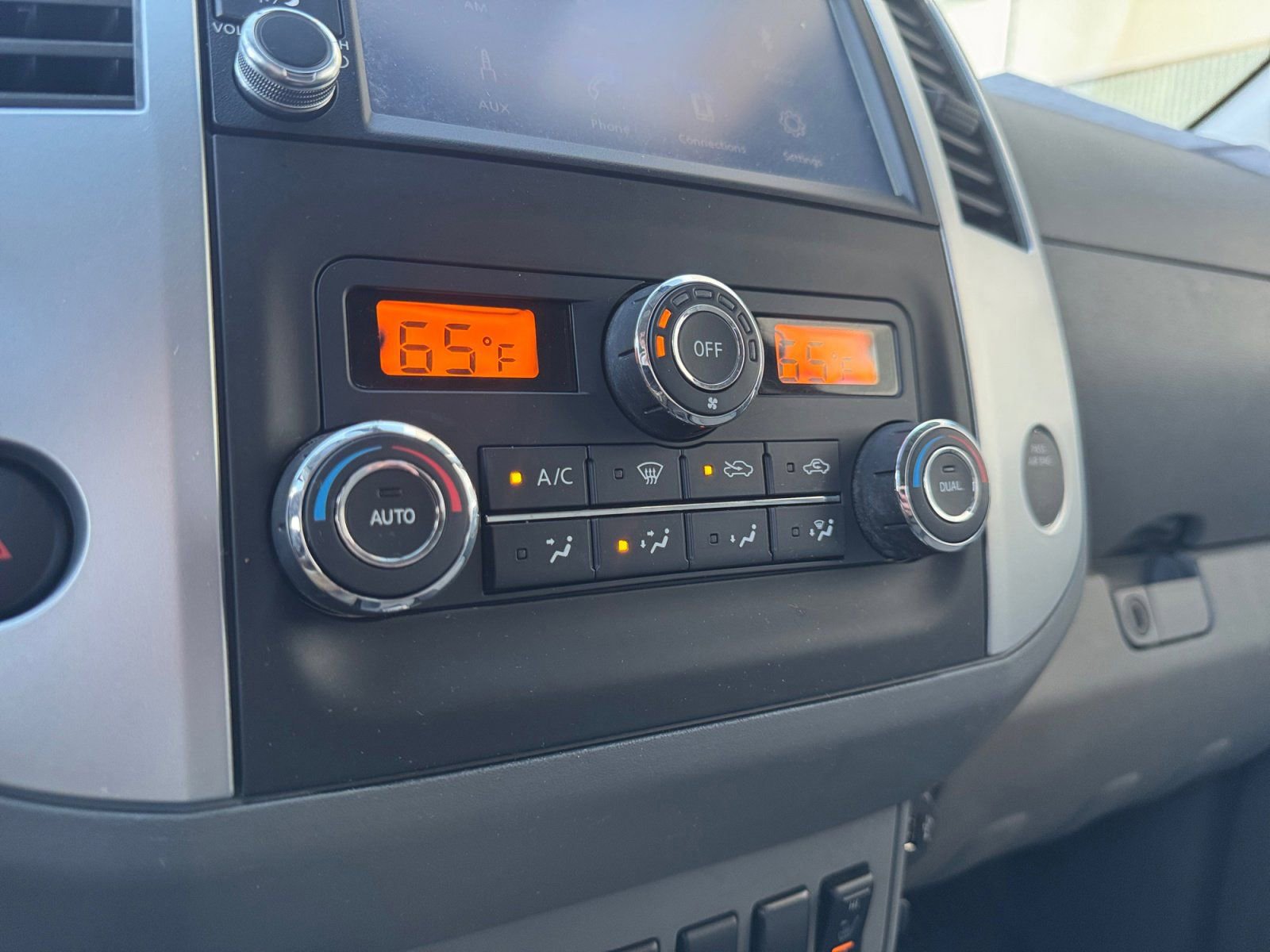 Used 2021 Nissan Frontier SV image 25