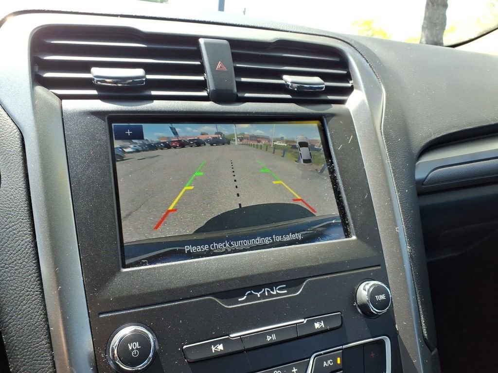 Certified 2020 Ford Fusion SE FWD image 20
