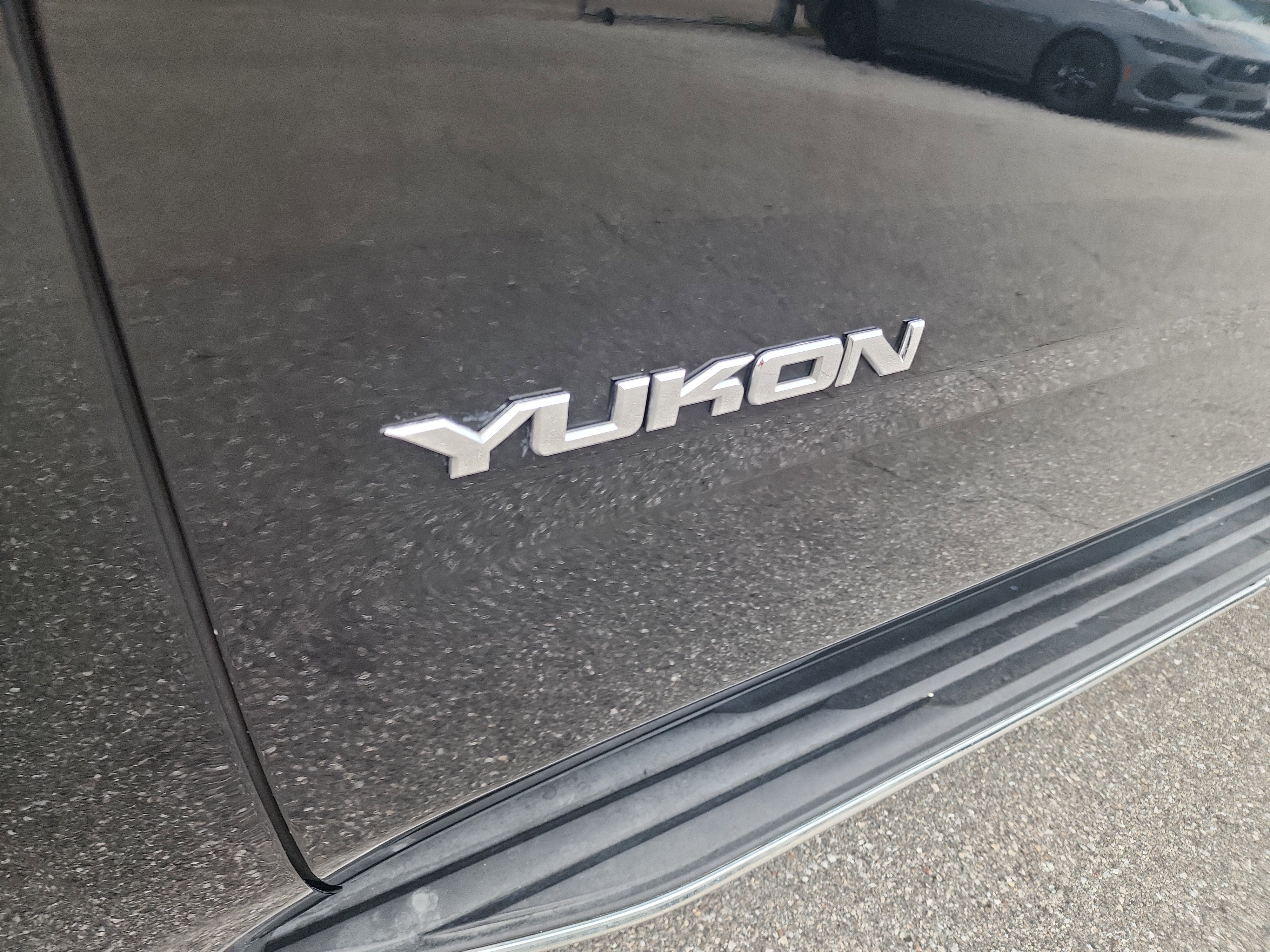 Used 2018 GMC Yukon SLE RWD image 10