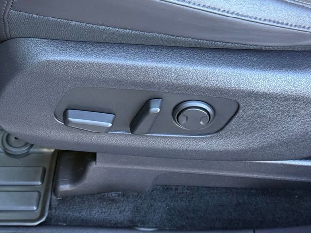 Used 2024 Kia Carnival EX FWD image 7