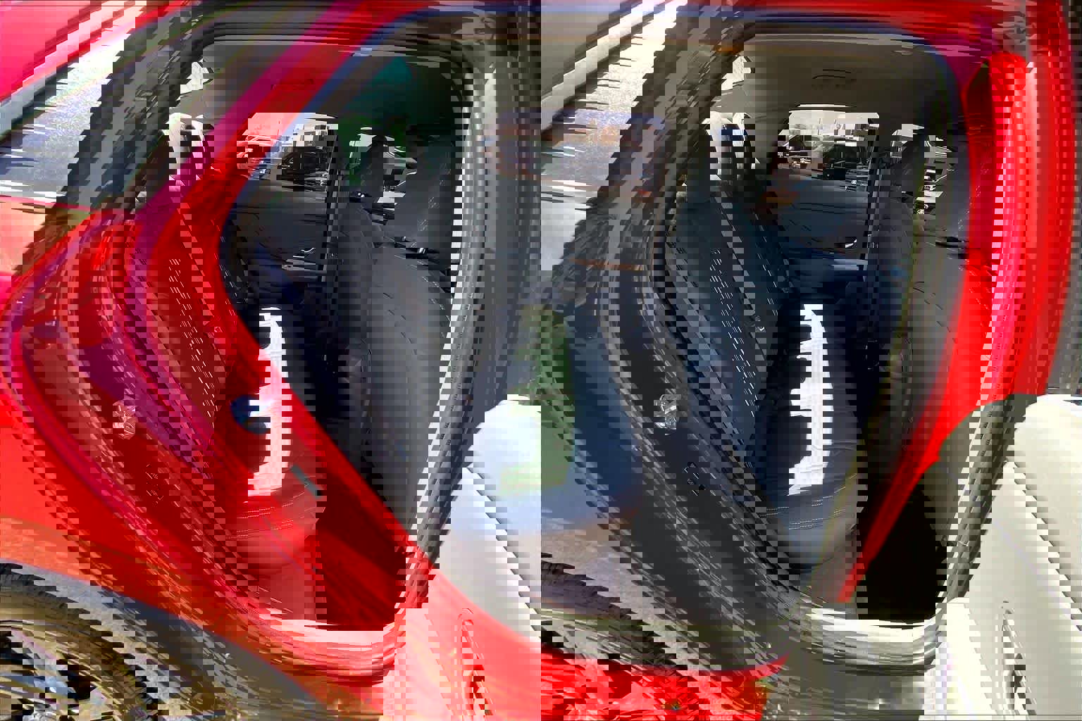 Used 2023 Hyundai Elantra SEL w/ Preferred Accessory Package image 20