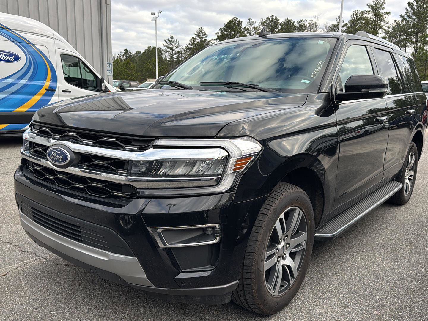 Certified 2023 Ford Expedition Limited image 2