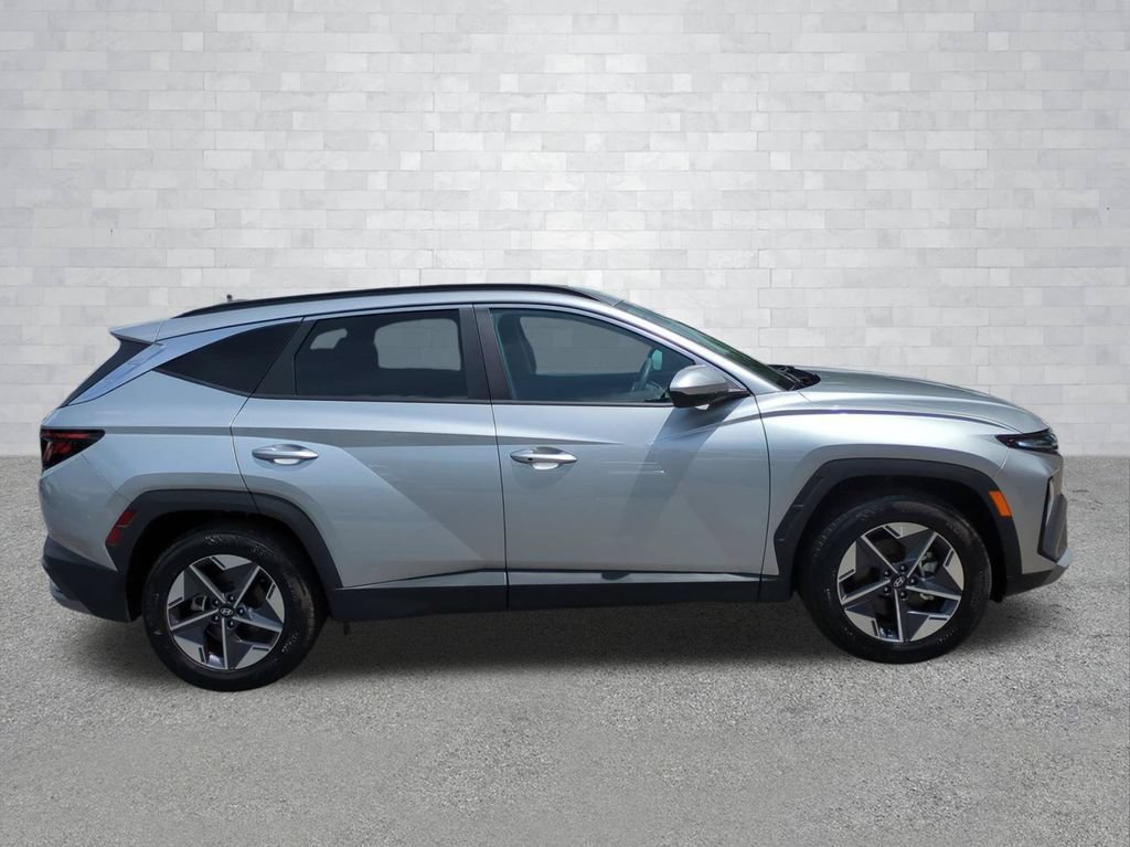 Used 2026 Hyundai Tucson SEL FWD image 3
