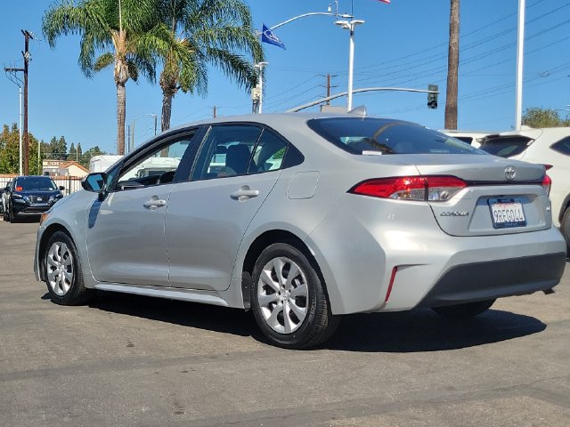 Used 2025 Toyota Corolla LE FWD image 2