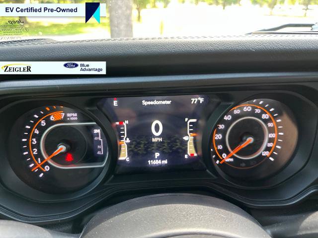 Used 2024 Jeep Wrangler Unlimited Sahara AWD/4WD image 5