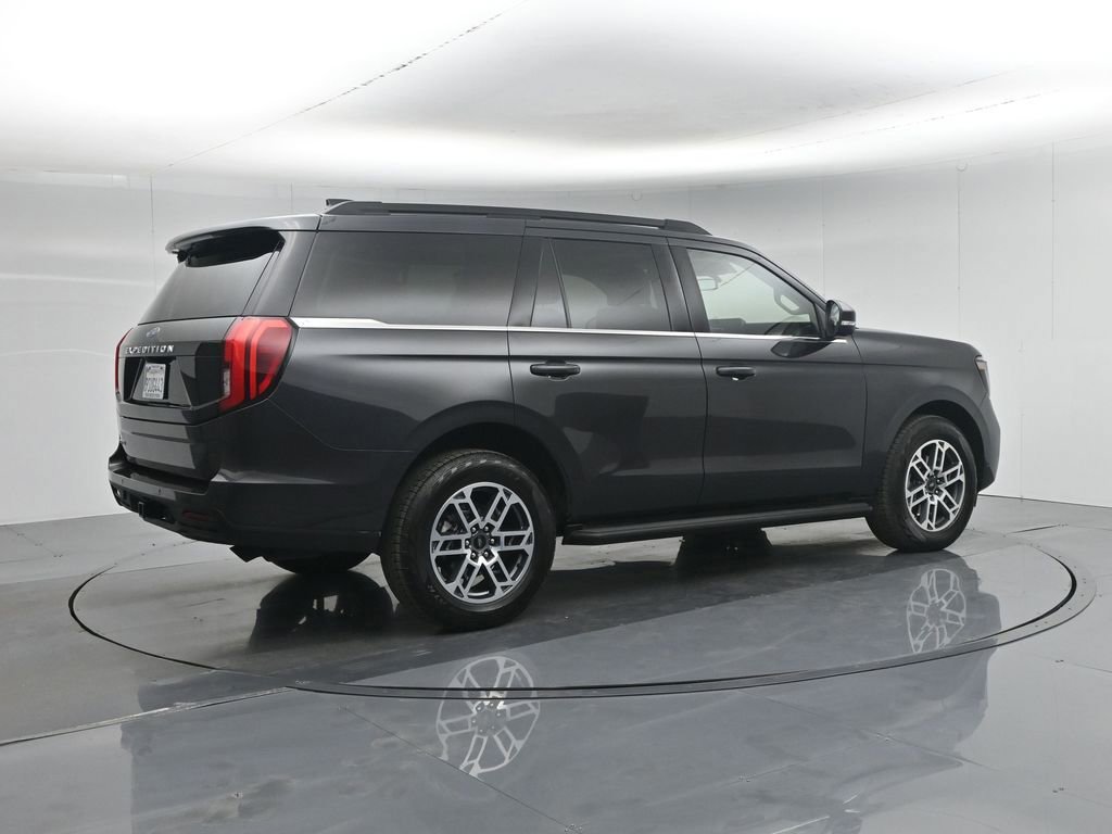 Certified 2025 Ford Expedition Active image 12