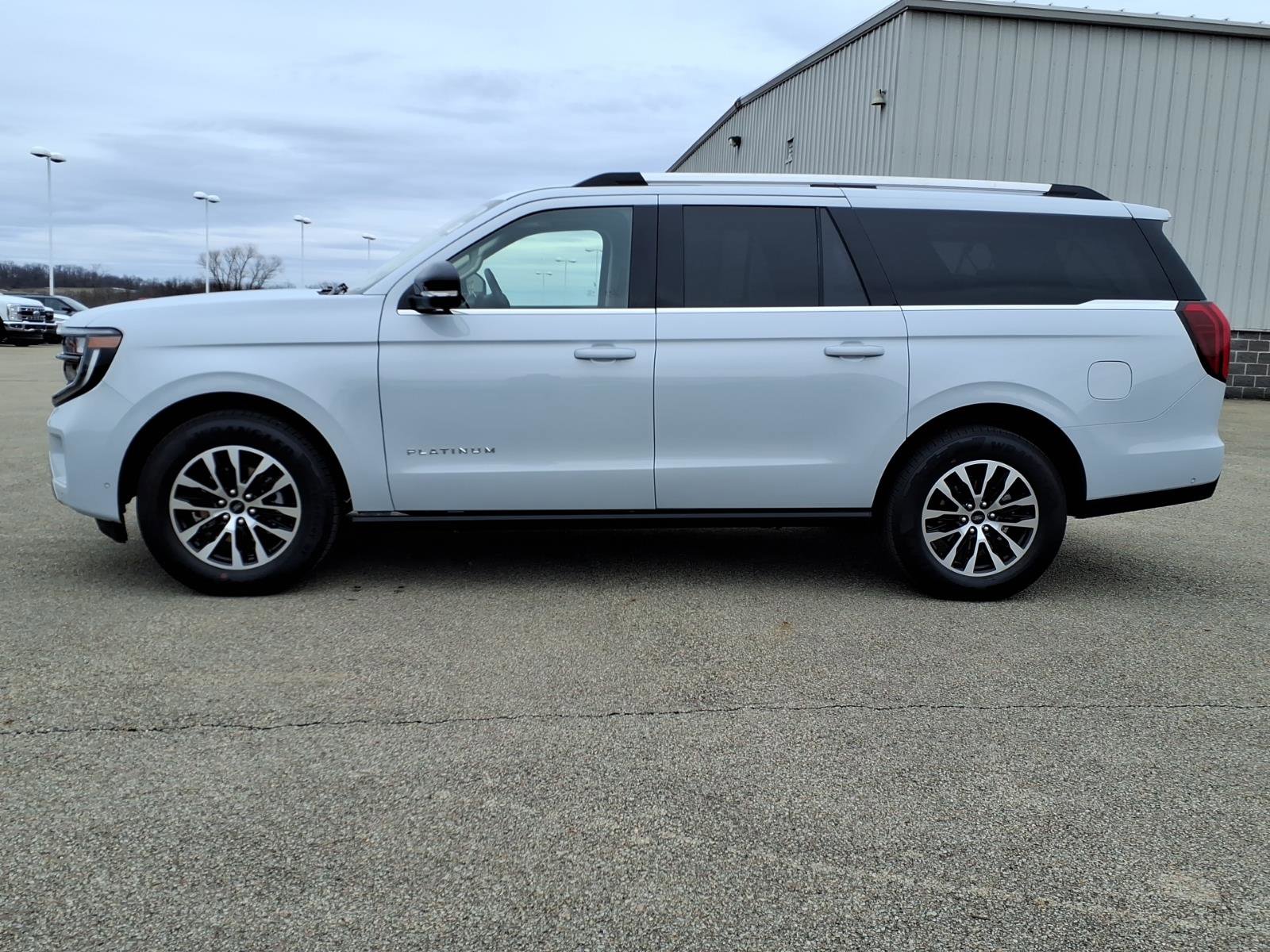 Certified 2025 Ford Expedition Max Platinum image 4