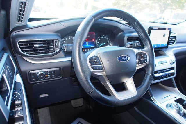 Certified 2022 Ford Explorer XLT w/ Equipment Group 202A image 18