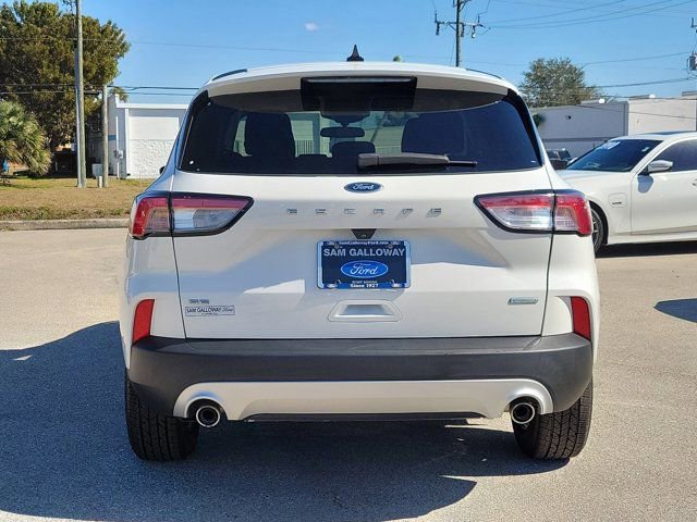 Certified 2020 Ford Escape SE image 3