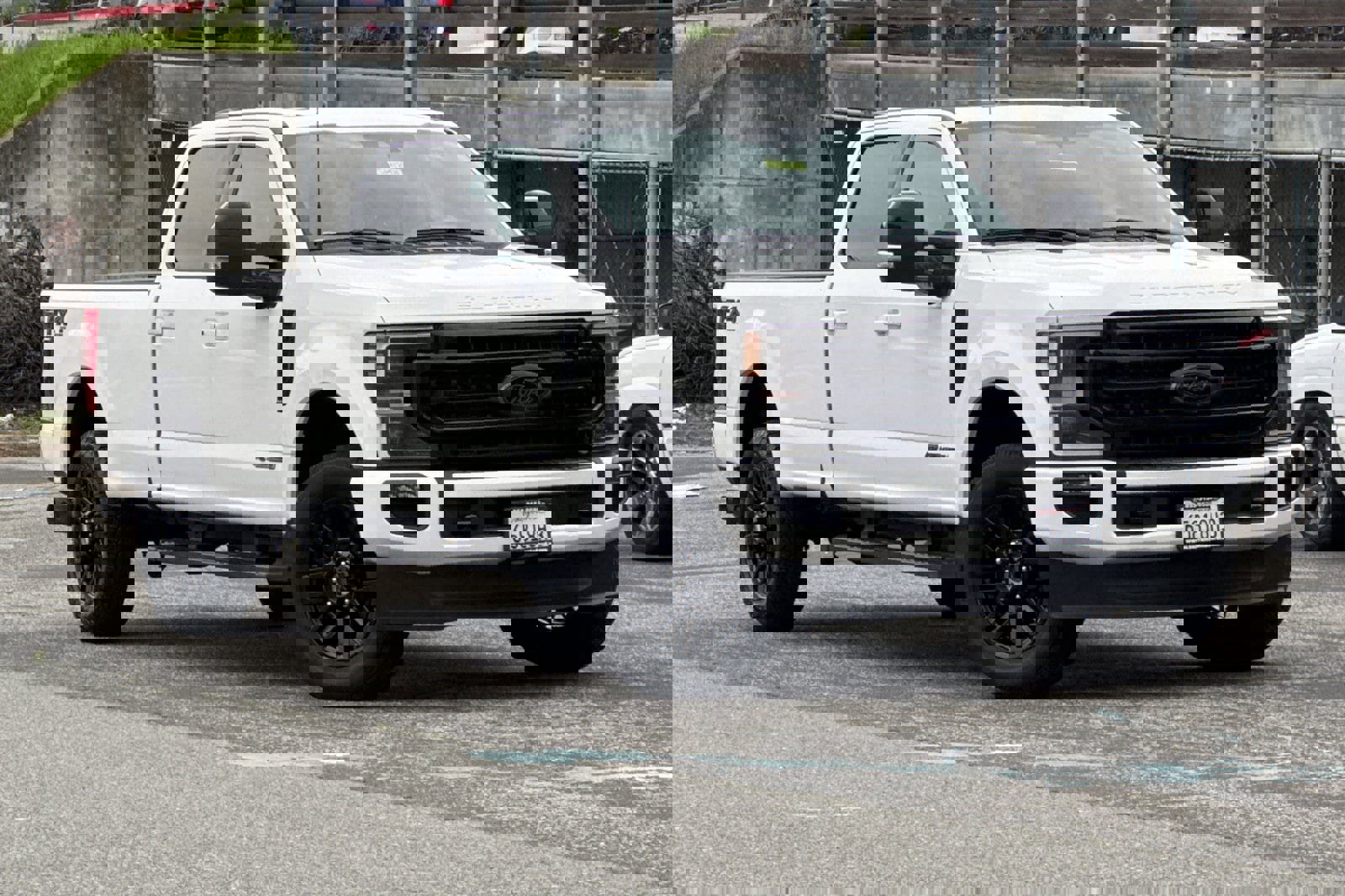 Certified 2022 Ford F350 Lariat w/ Black Appearance Package image 2