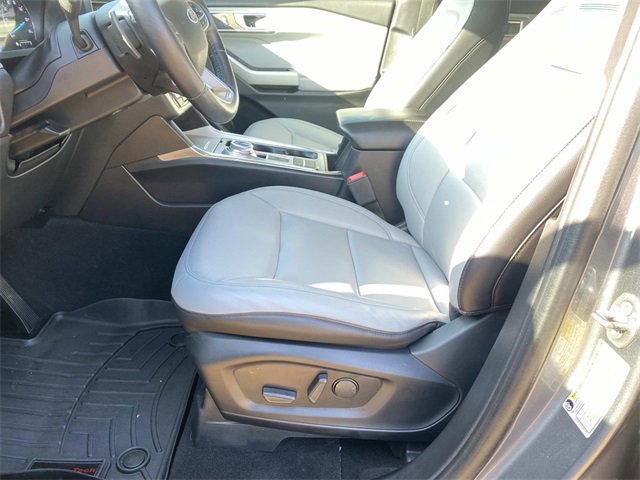 Certified 2021 Ford Explorer XLT w/ Equipment Group 202A image 19