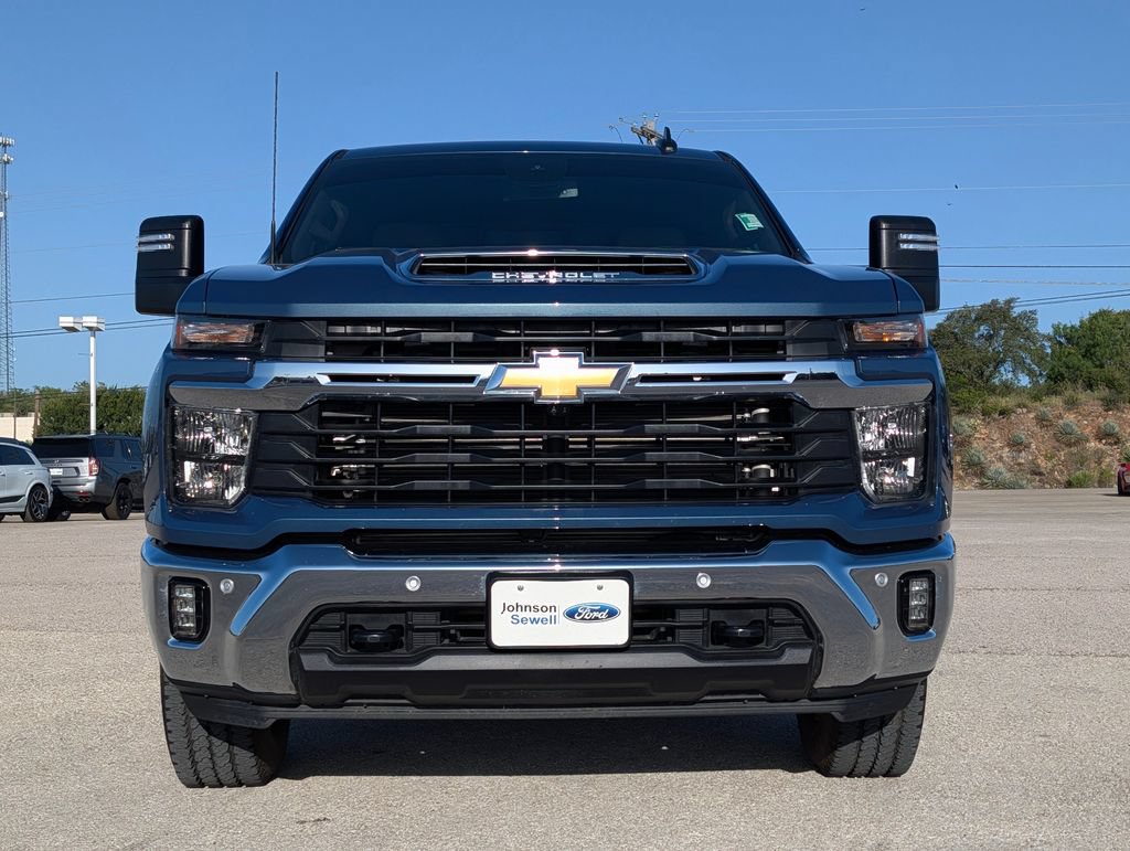 Used 2026 Chevrolet Silverado 2500 LT w/ Safety Package AWD/4WD image 3