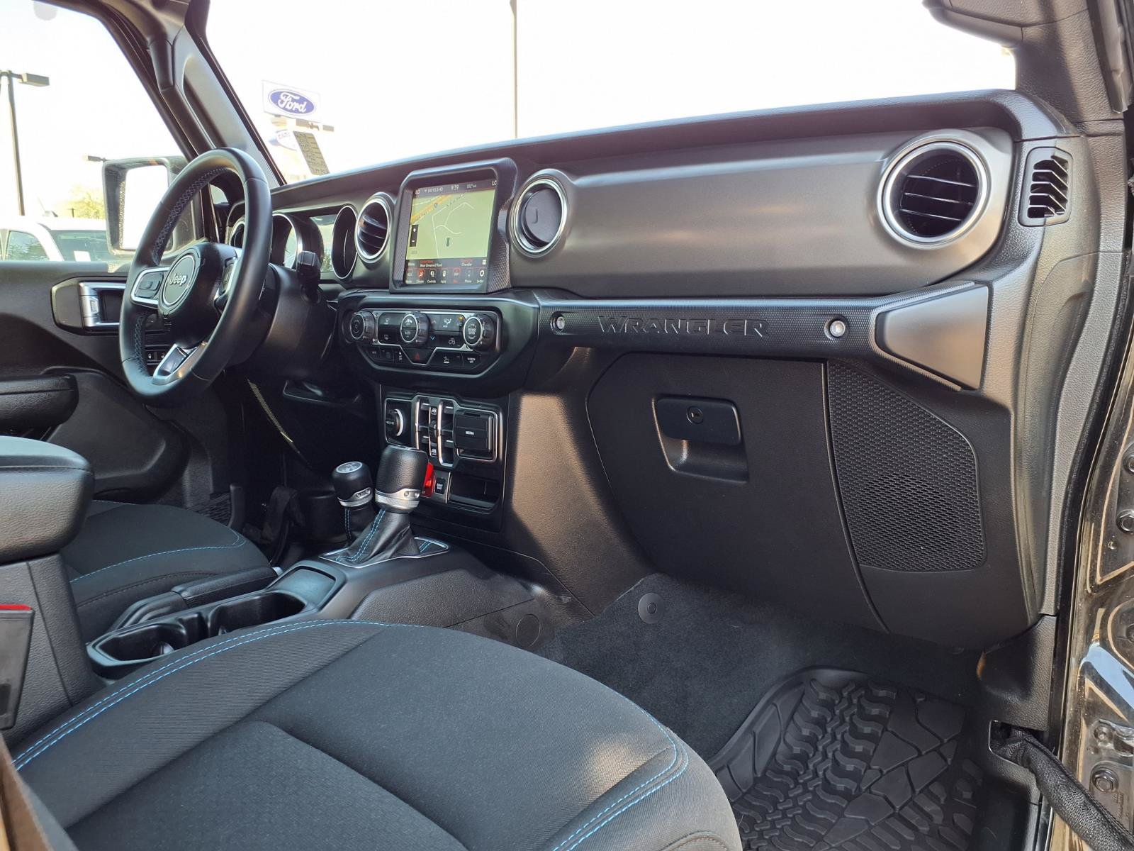 Used 2022 Jeep Wrangler Unlimited Rubicon 4xe AWD/4WD image 10