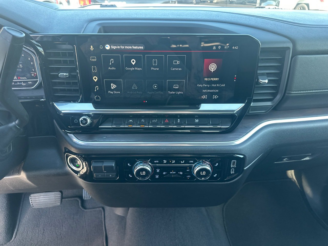 Used 2025 GMC Sierra 1500 SLT AWD/4WD image 29