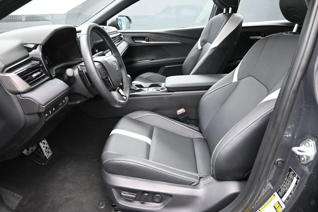 Used 2026 Toyota Camry SE FWD image 19