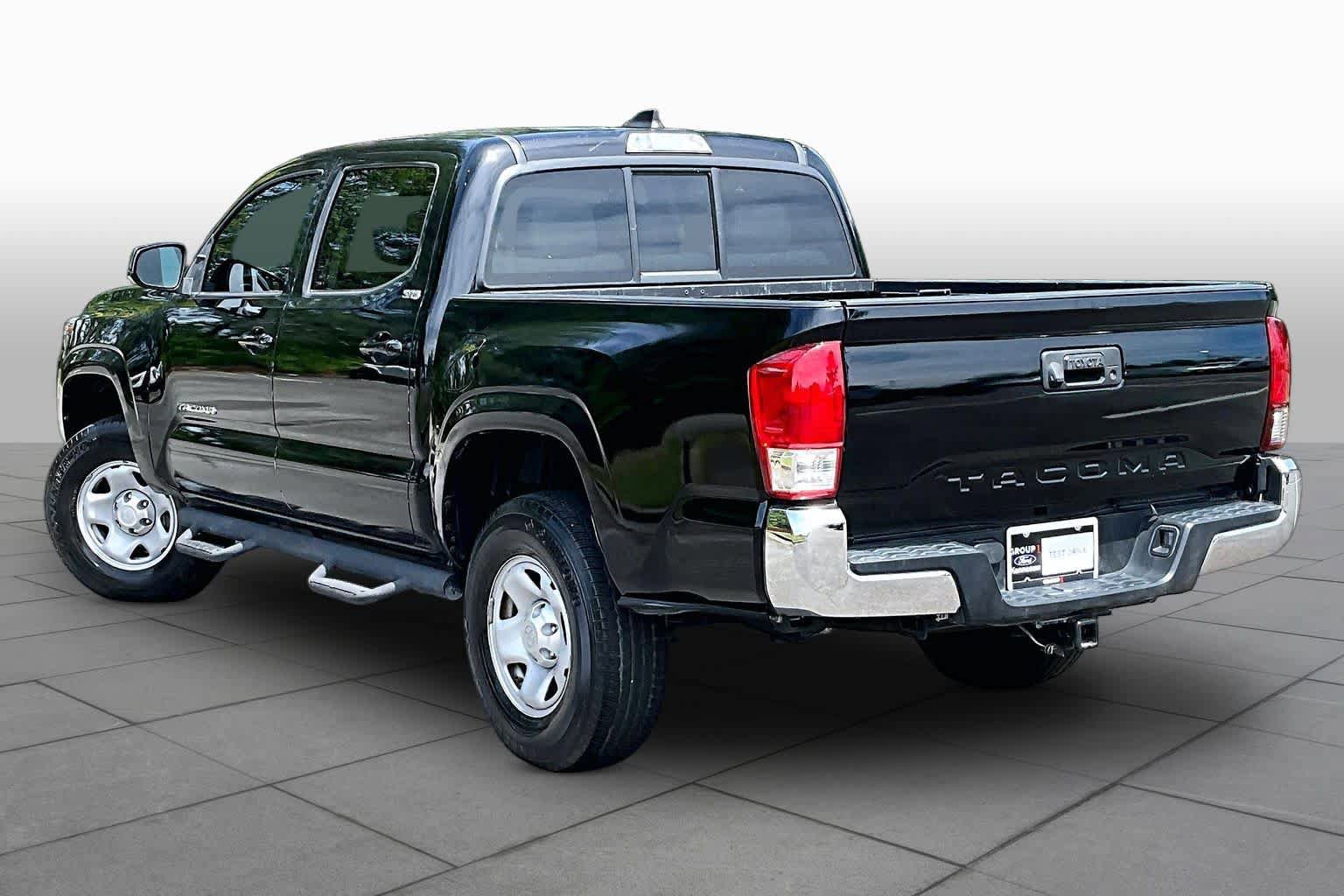 Used 2021 Toyota Tacoma SR5 RWD image 12