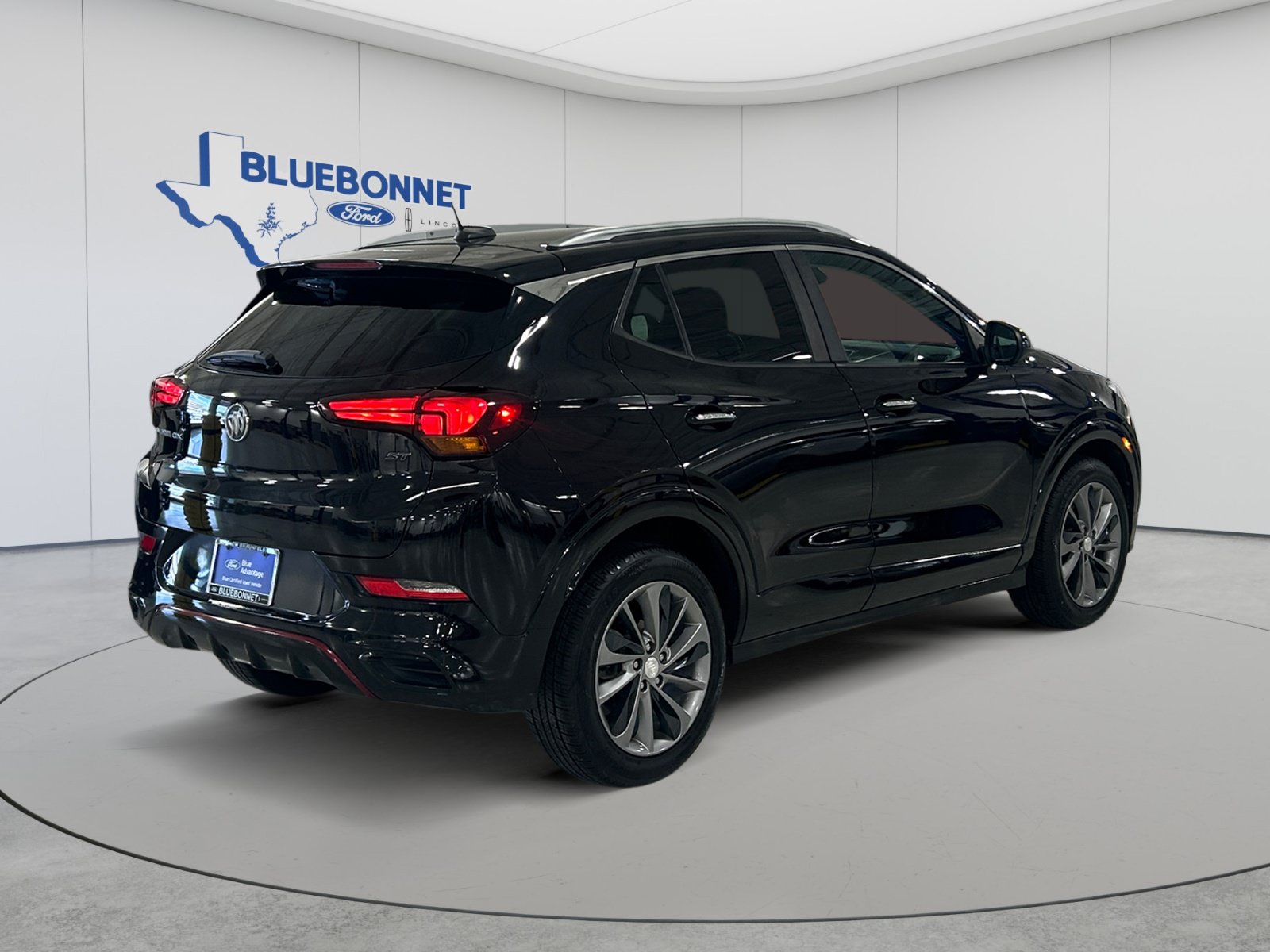 Used 2022 Buick Encore GX Select w/ Sport Touring Package FWD image 5
