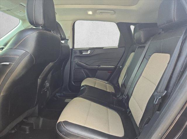 Certified 2022 Ford Escape Titanium w/ Titanium Premium Package FWD image 17