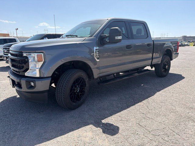 Certified 2022 Ford F250 XLT w/ Black Appearance Package AWD/4WD image 3