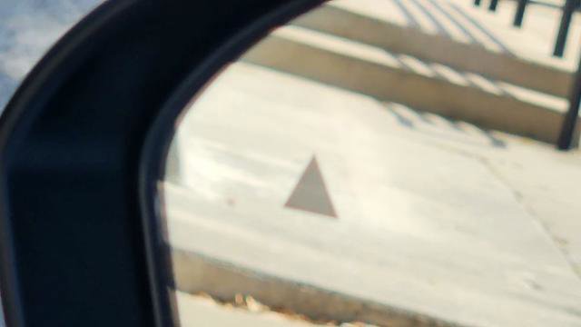 Used 2025 Nissan Kicks SV image 14