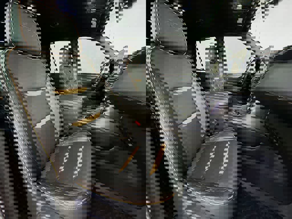 Used 2021 GMC Yukon AT4 image 18