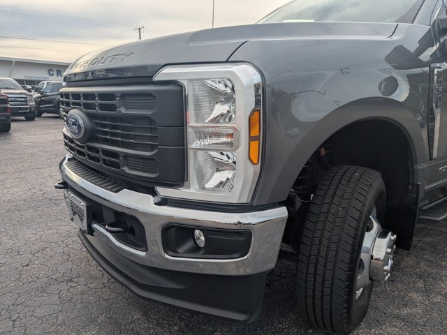 Certified 2025 Ford F350 XL w/ XL Driver Assist Package AWD/4WD image 5