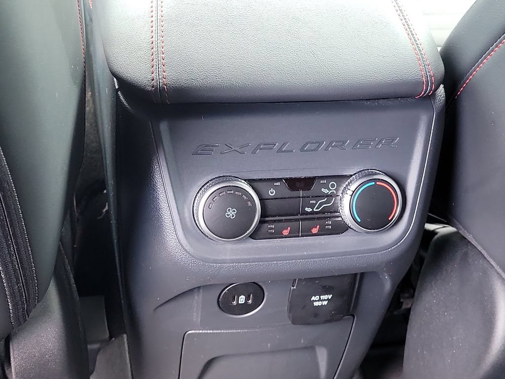 Certified 2025 Ford Explorer ST-Line w/ Premium Package RWD image 18