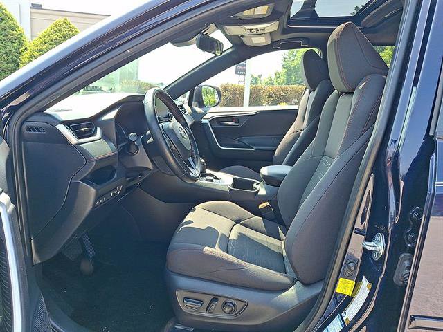 Used 2022 Toyota RAV4 SE w/ Weather & Moonroof Package AWD/4WD image 11