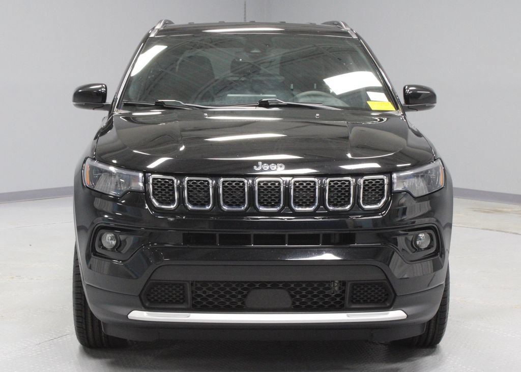 Used 2023 Jeep Compass Limited AWD/4WD image 5