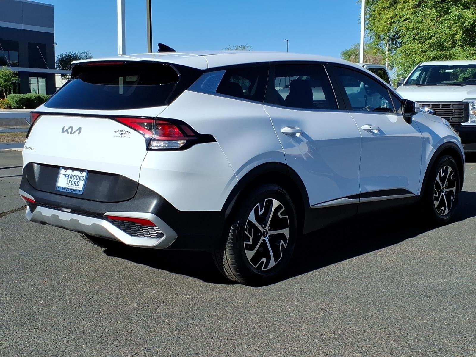 Used 2023 Kia Sportage EX image 4
