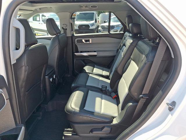 Certified 2022 Ford Explorer XLT w/ Equipment Group 202A image 11