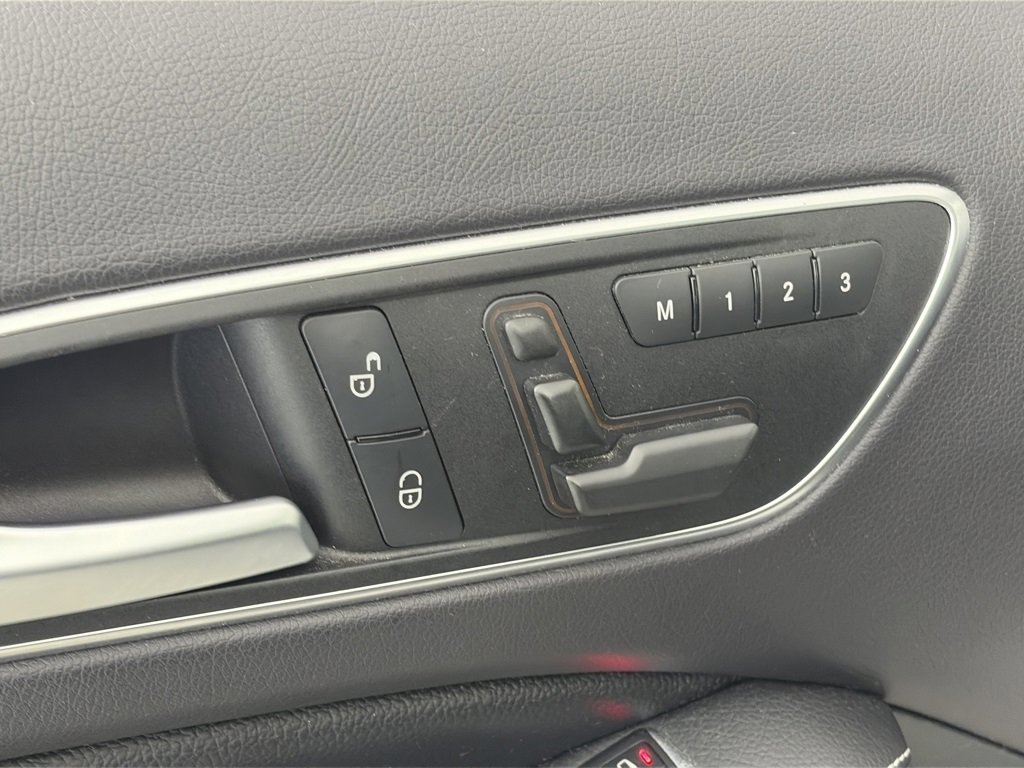 Used 2017 Mercedes-Benz GLA 250 4MATIC image 25