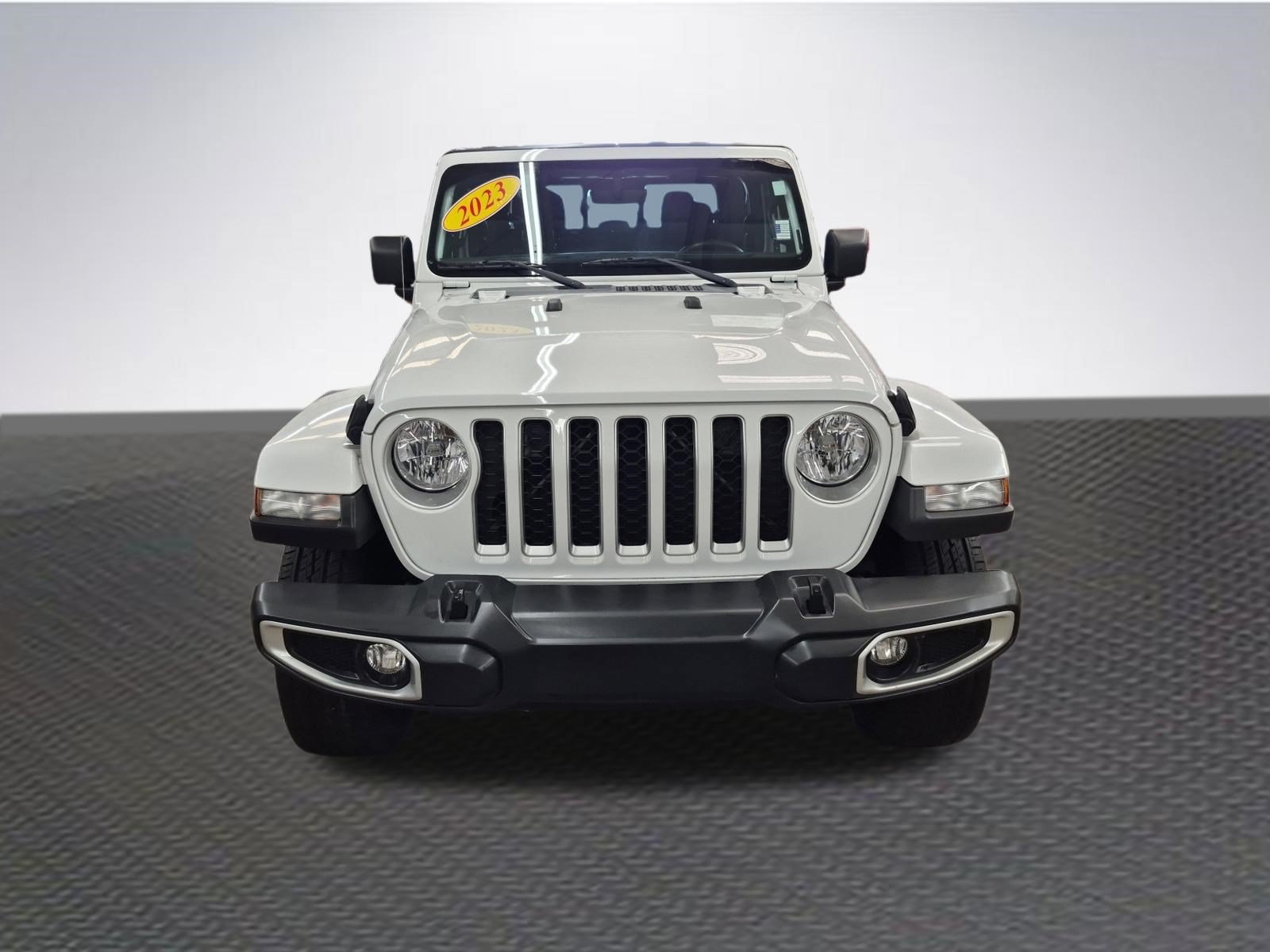 Used 2023 Jeep Gladiator Overland AWD/4WD image 3