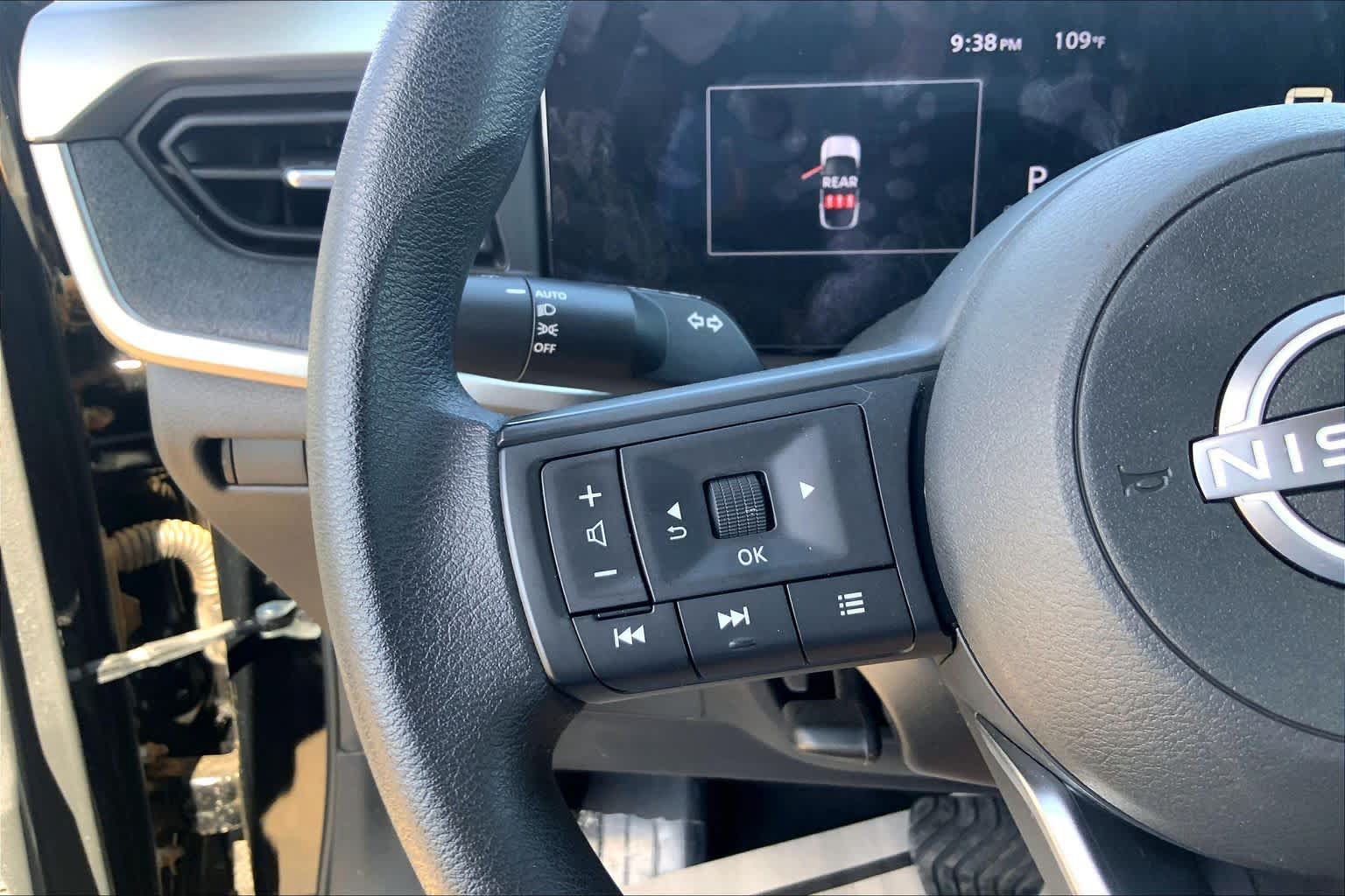 Used 2025 Nissan Kicks SV w/ SV Premium Package FWD image 24