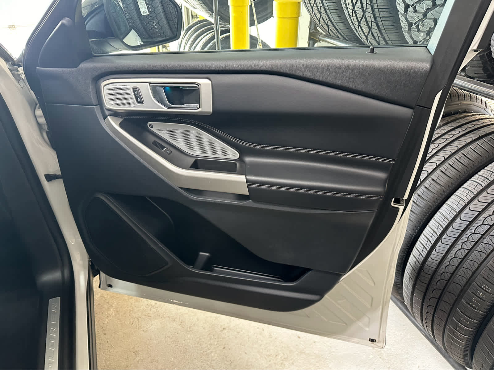 Certified 2023 Ford Explorer Limited w/ Limited Technology Package image 50