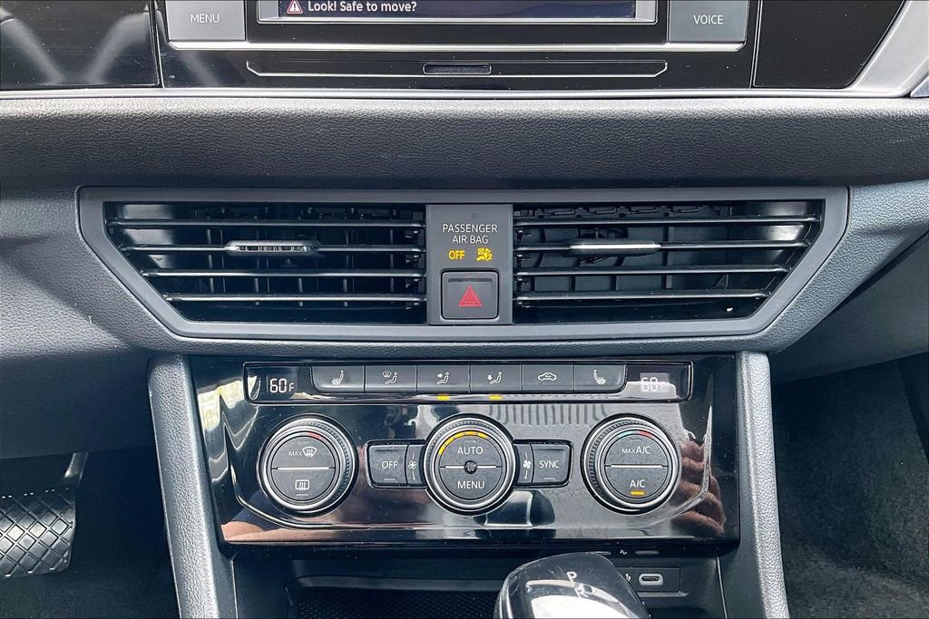 Used 2024 Volkswagen Jetta SE FWD image 31