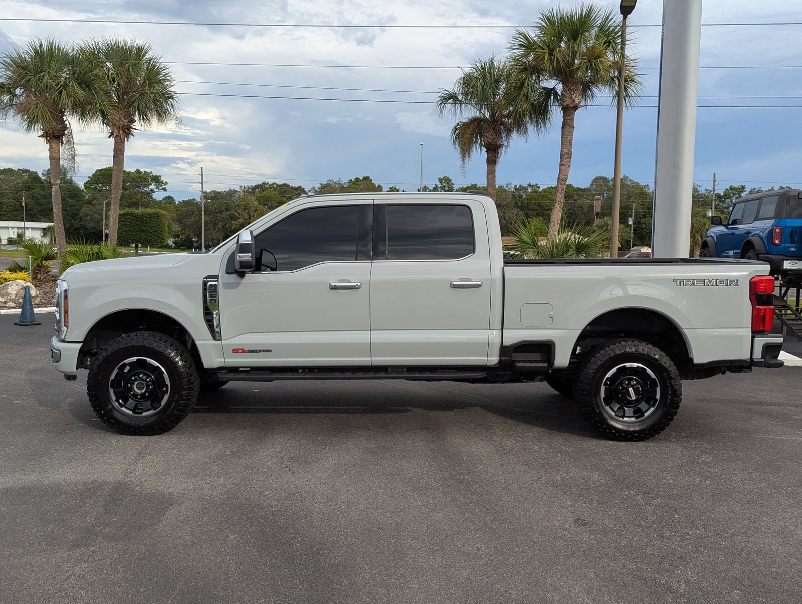 Certified 2026 Ford F250 Platinum w/ Platinum Plus Package AWD/4WD image 9