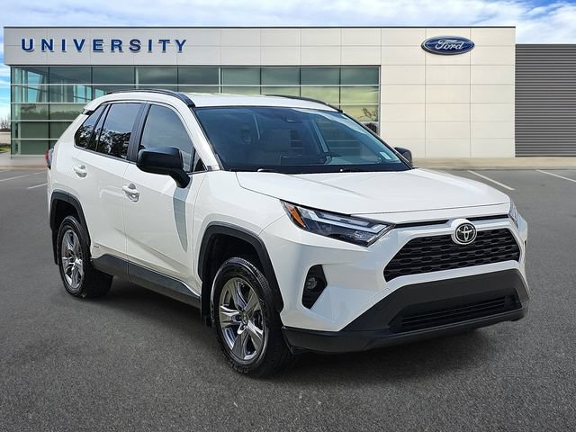 Used 2025 Toyota RAV4 LE AWD/4WD image 1