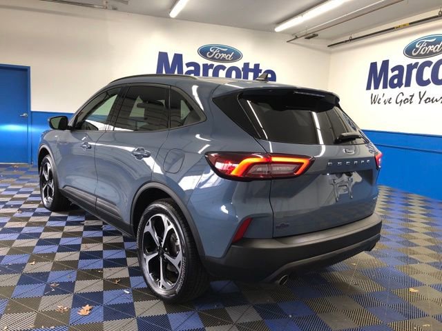 Certified 2025 Ford Escape ST-Line Elite image 3