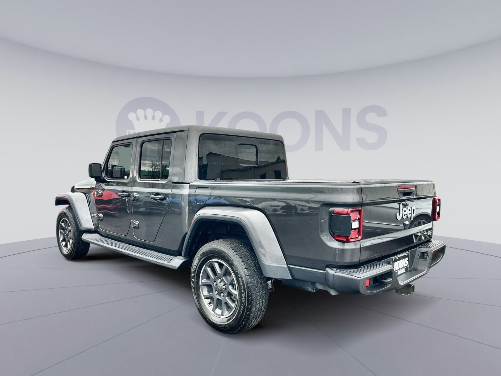 Used 2020 Jeep Gladiator Overland w/ Popular Equipment Package image 3