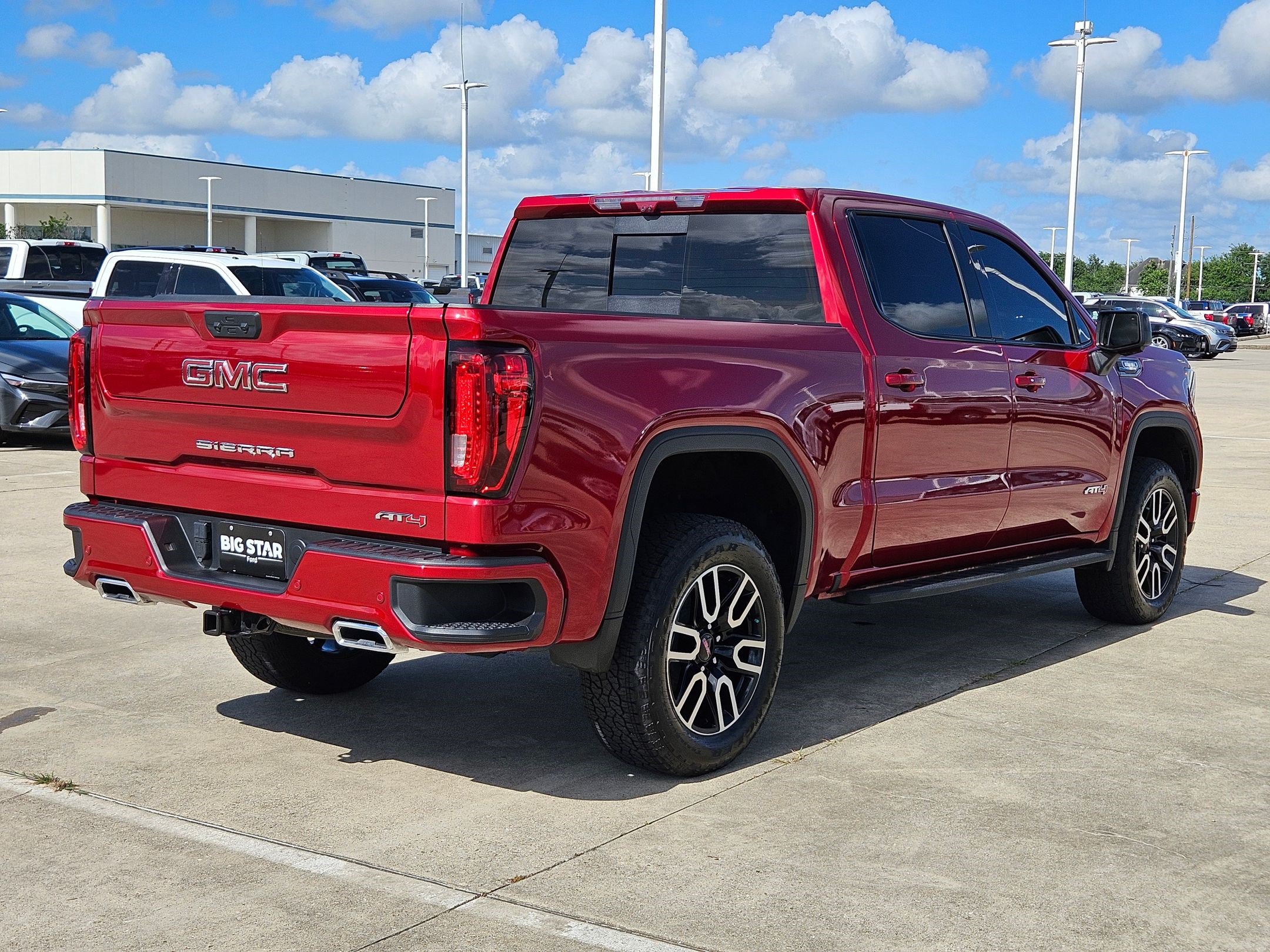 Used 2025 GMC Sierra 1500 AT4 w/ AT4 Premium Package AWD/4WD image 3