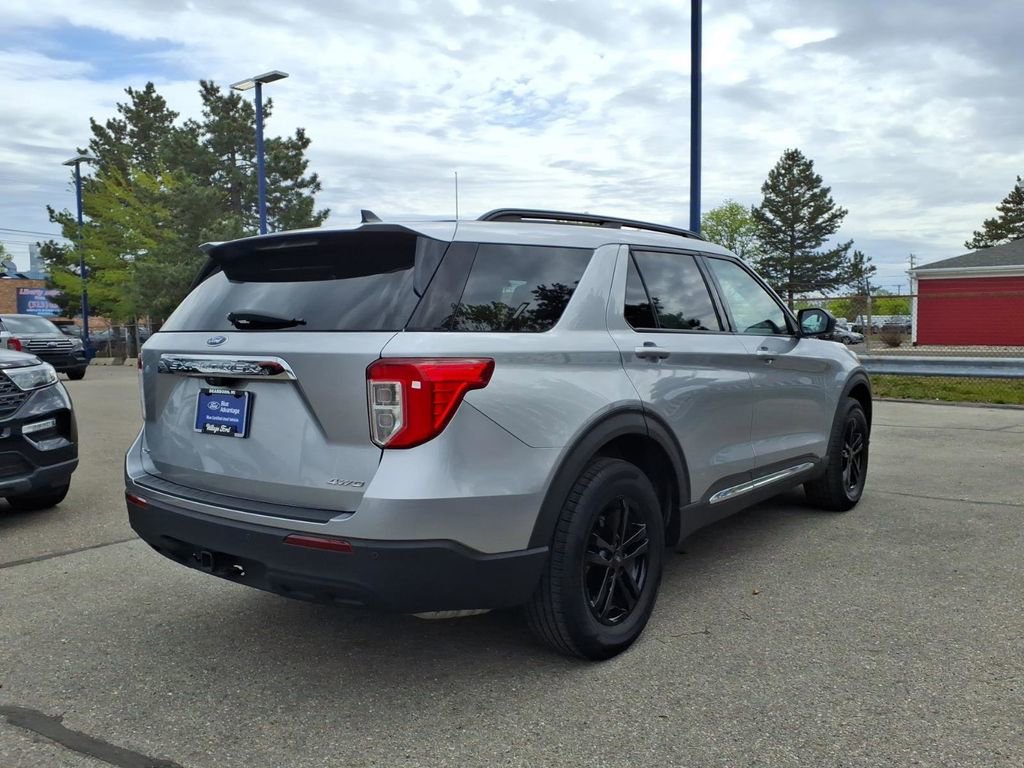 Certified 2022 Ford Explorer XLT w/ Class IV Trailer Tow Package AWD/4WD image 5