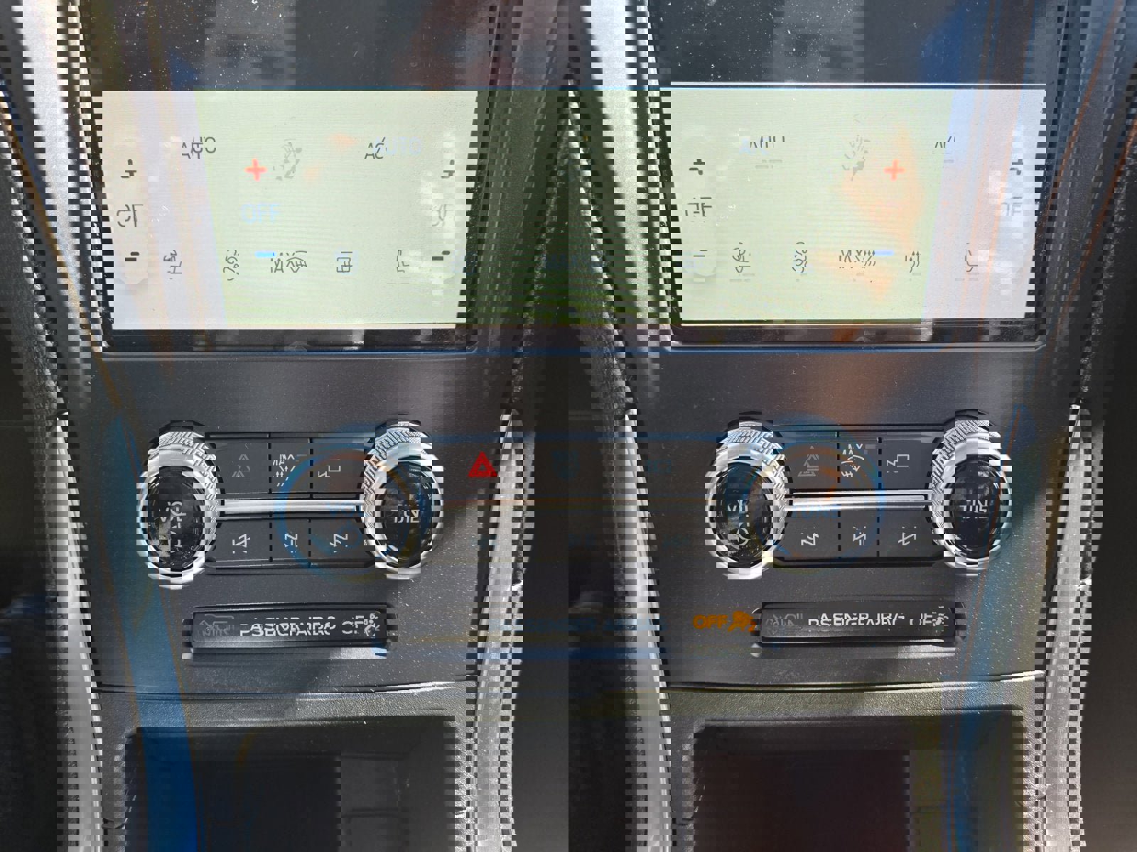 Certified 2024 Ford Edge Titanium w/ Equipment Group 301A image 20