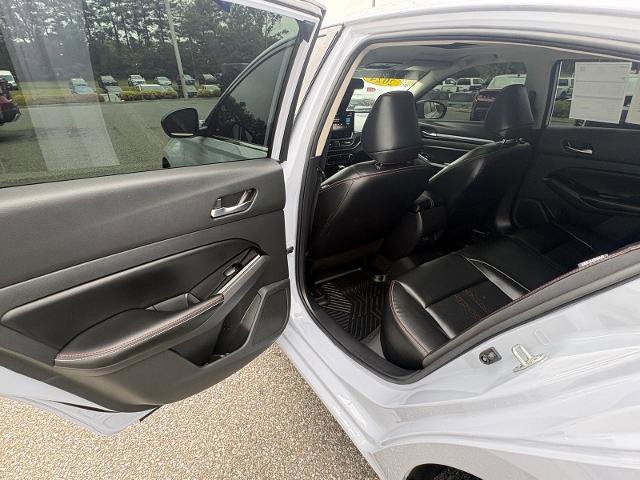 Used 2024 Nissan Altima 2.5 SR w/ SR Premium Package FWD image 31
